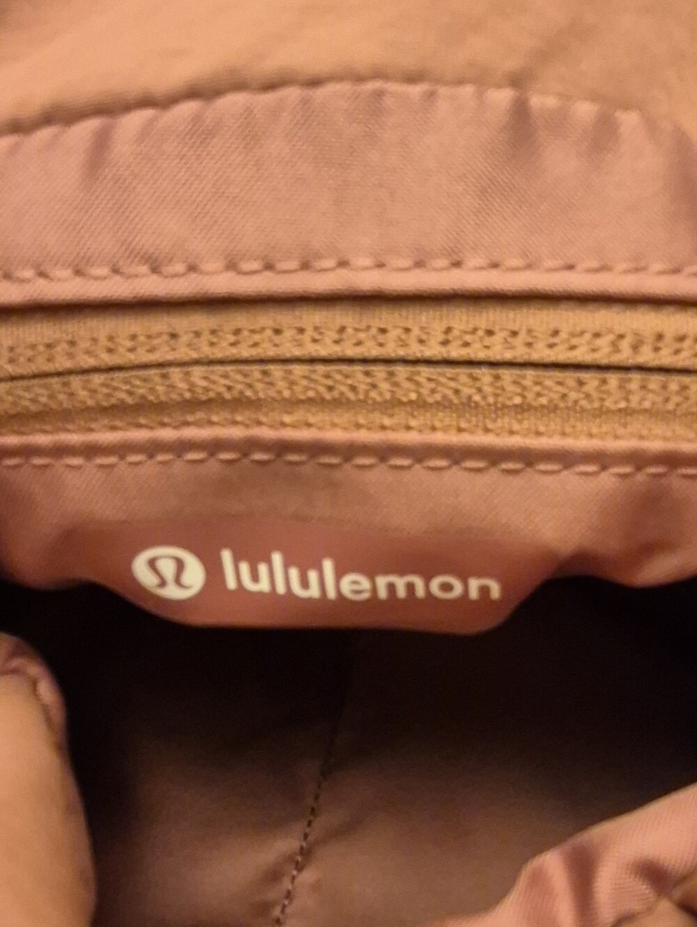 Lululemon Dusk & Rose Gold On My Level Small Tote Bag 5L Crossbody NWT - Picture 9 of 10